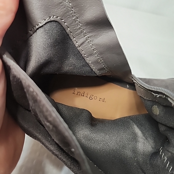 Indigo Rd Peep Toe Booties Gray Suede 3.75" High Block Heel Womens  9.5M Shoes - Picture 5 of 9